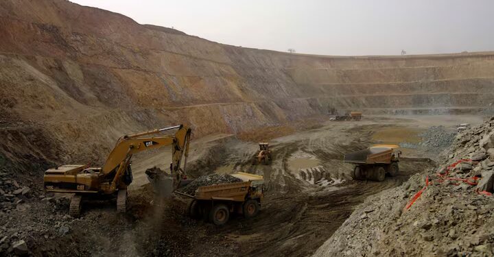 Burkina Faso expands state control of gold mines