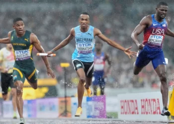 Botswana sprint to historic 4x400m gold