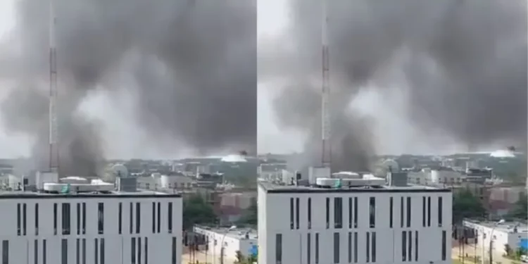 Canada investigates embassy explosion in Nigeria, issues travel warning