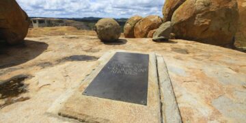 Emmerson Mnangagwa calls for Cecil John Rhodes to be exhumed