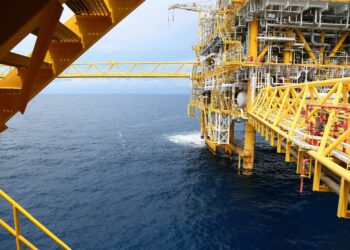 Offshore oil platform in West Africa’s MSGBC Basin, representing Guinea-Conakry’s emerging oil and gas exploration drive.