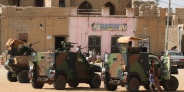 Mali asks Muslim leaders to negotiate with al Qaeda affiliate
