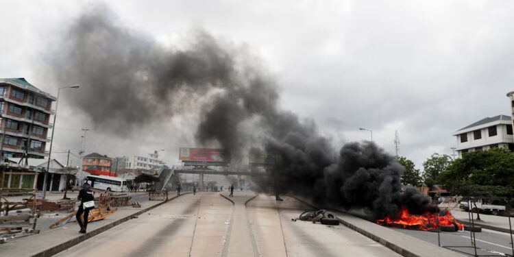 Police fire teargas at protesters in Dar es Salaam as unrest flares after Tanzania’s disputed general election, October 30, 2025. (Reuters/Onsase Ochando)