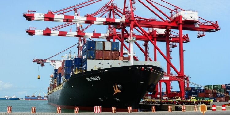 Political tensions shake up trade in West Africa