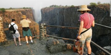 Zimbabwe’s tourist arrivals up 115 percent as sector recovers from pandemic