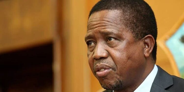 Former Zambian president urges current president to waive immunity to defend himself against theft allegations