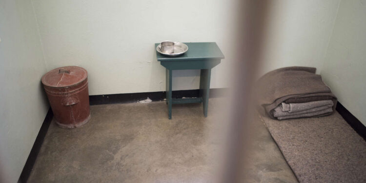 S Africa: Planned auction of key to Mandela’s prison cell halted