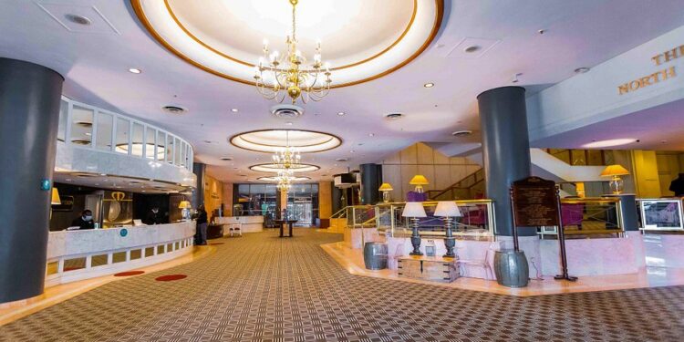 Zimbabwean hotel offers guests a bucket of hot bathwater following loadshedding