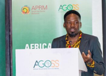 Dr Baboloki Semele delivers a presentation at the African Governance Seminar Series (AGOSS) in Kigali, Rwanda.