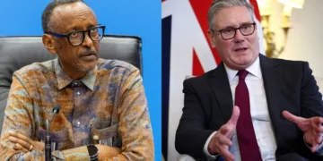 Rwandan President Paul Kagame (left) and British Prime Minister Keir Starmer (right) during a political meeting