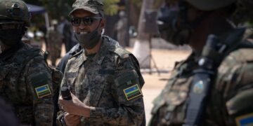 Rwandan President Paul Kagame with Rwanda Defence Force troops during a military briefing, highlighting Kigali’s expanding regional security role