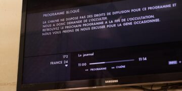 Television screen displaying a blocked France 24 broadcast following media restrictions imposed by Niger’s military-led government